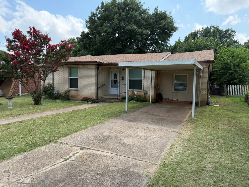 809 S Van Buren McGregor, TX 76657