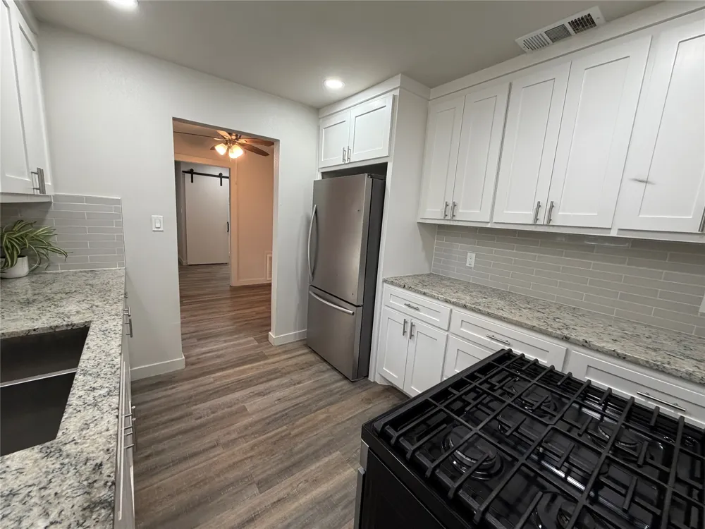 809 S Van Buren McGregor, TX 76657