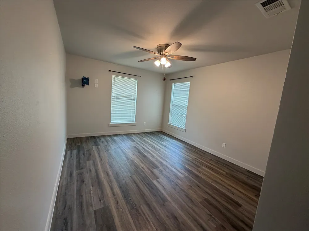 809 S Van Buren McGregor, TX 76657