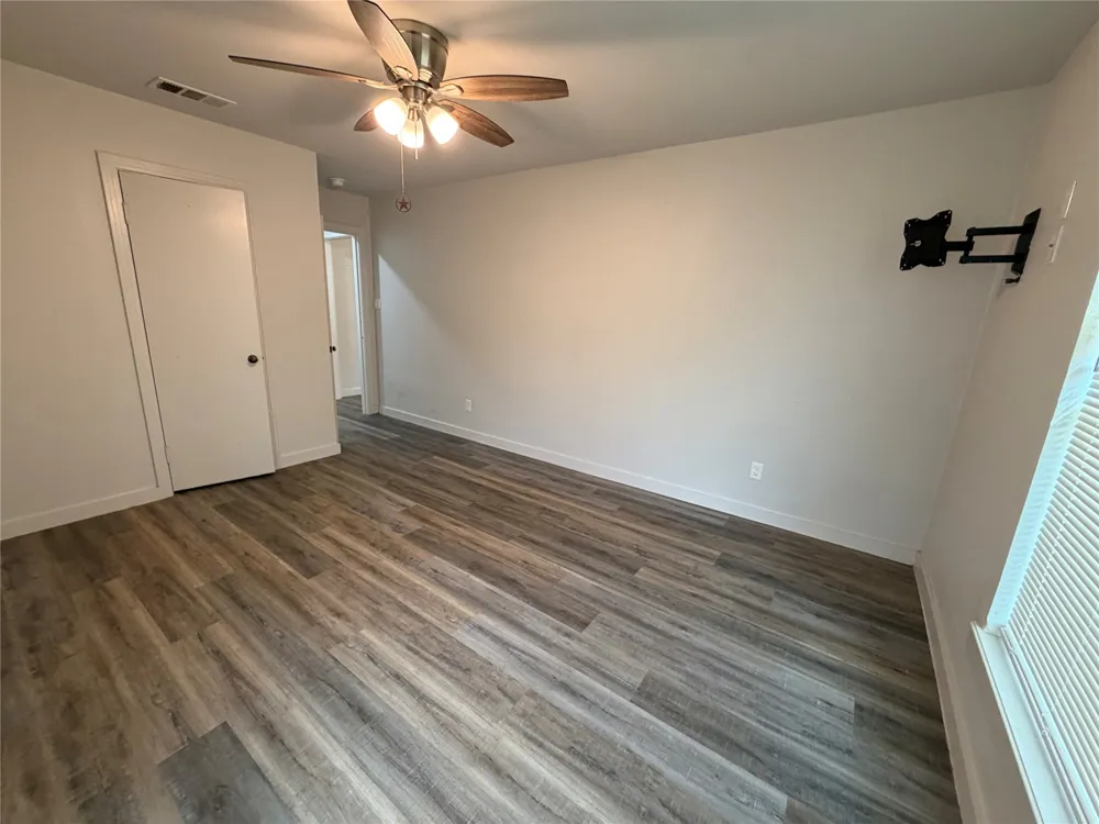 809 S Van Buren McGregor, TX 76657