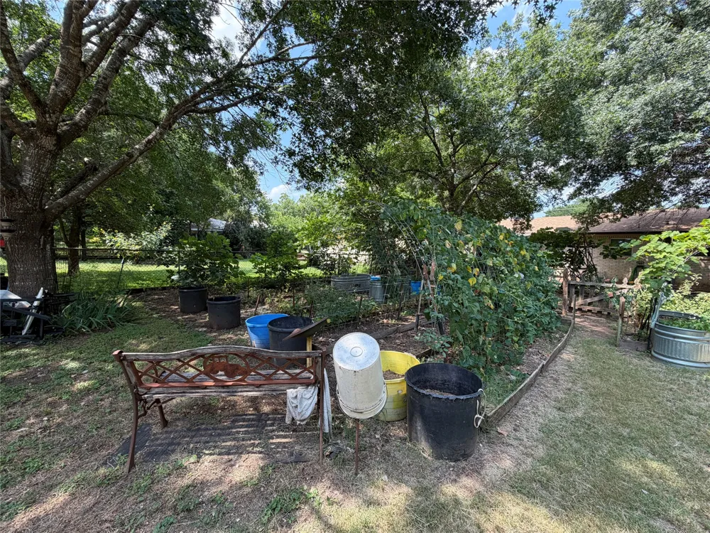 809 S Van Buren McGregor, TX 76657