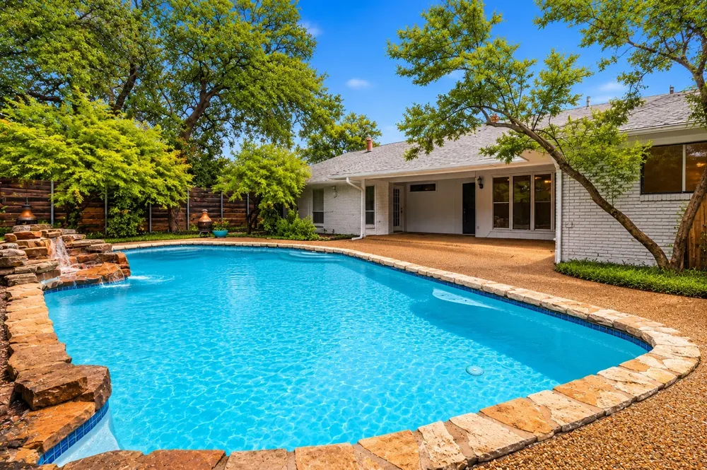 6908 Heatherknoll Drive Dallas, TX 75248