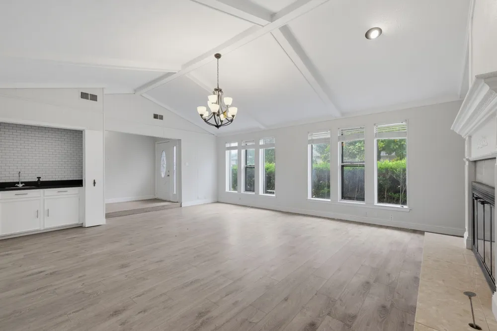6908 Heatherknoll Drive Dallas, TX 75248