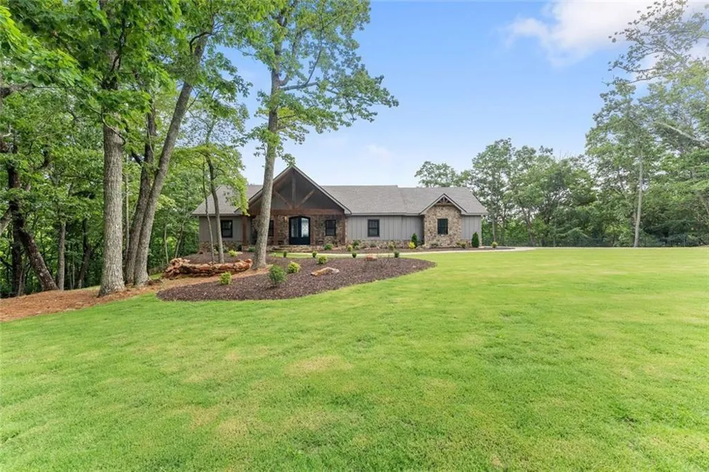 1055 S Laceola Road Cleveland, GA 30528