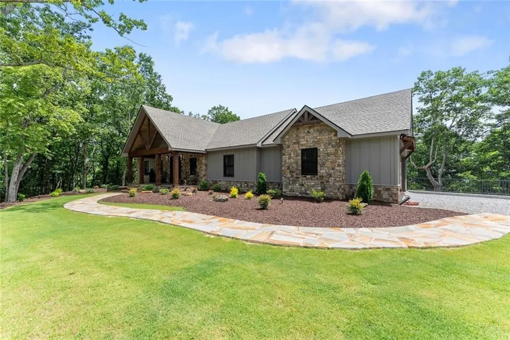 1055 S Laceola Road Cleveland, GA 30528
