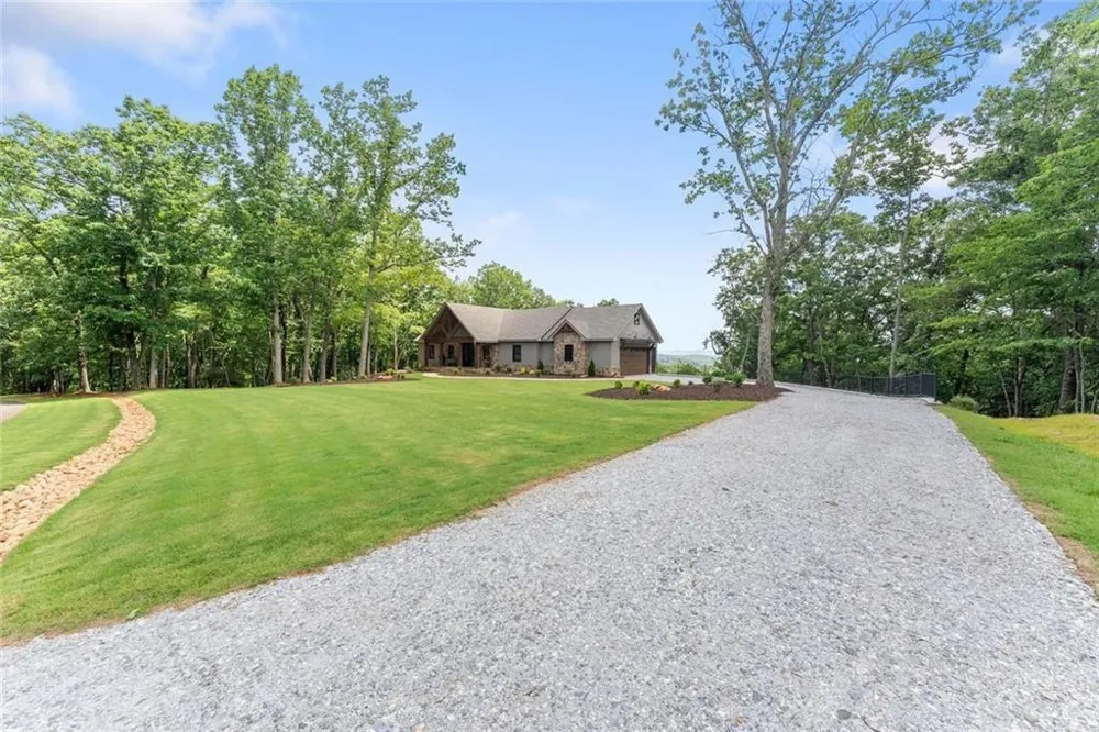 1055 S Laceola Road Cleveland, GA 30528