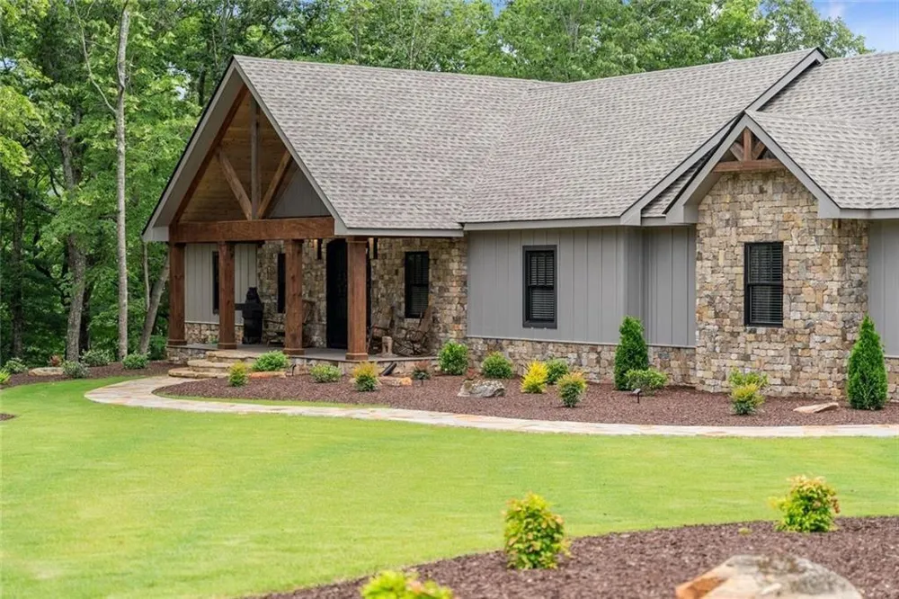1055 S Laceola Road Cleveland, GA 30528