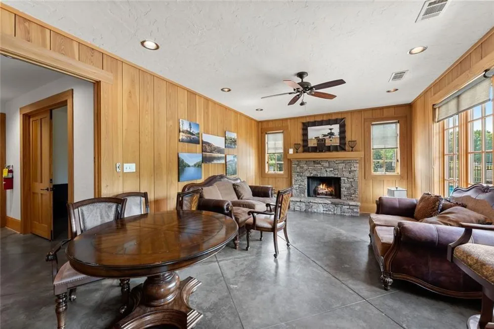1055 S Laceola Road Cleveland, GA 30528