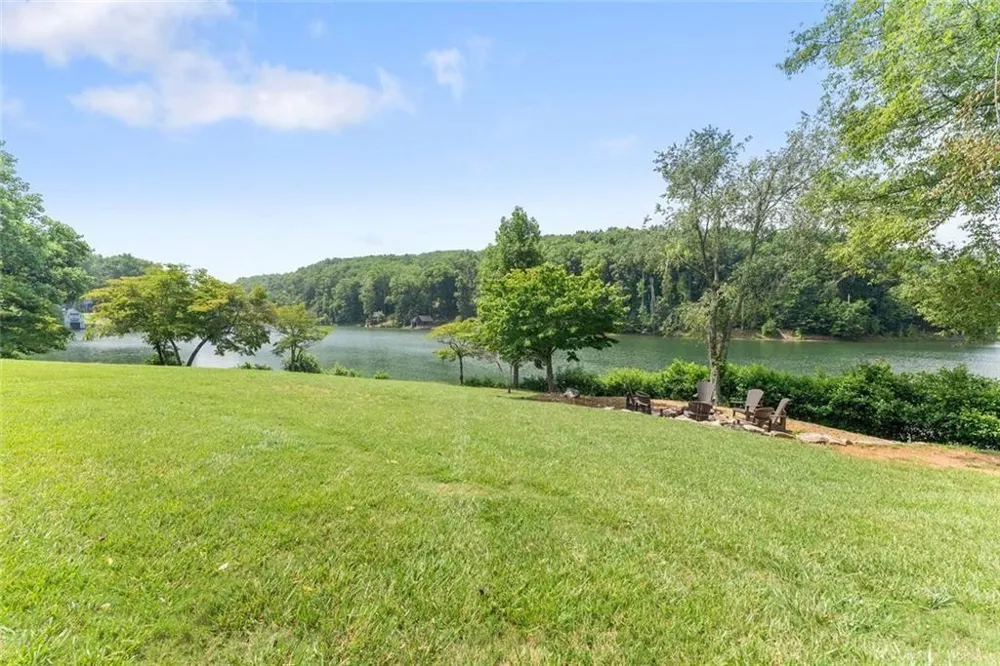 1055 S Laceola Road Cleveland, GA 30528