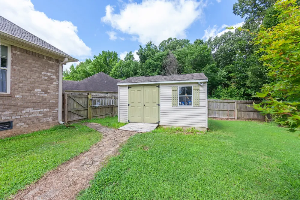 87 Lennox Village Dr Jackson, TN 38305
