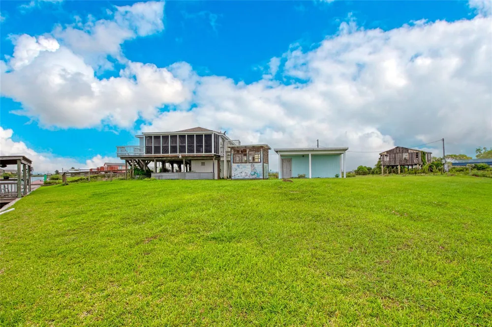 11 Chimaera Road Sargent, TX 77414