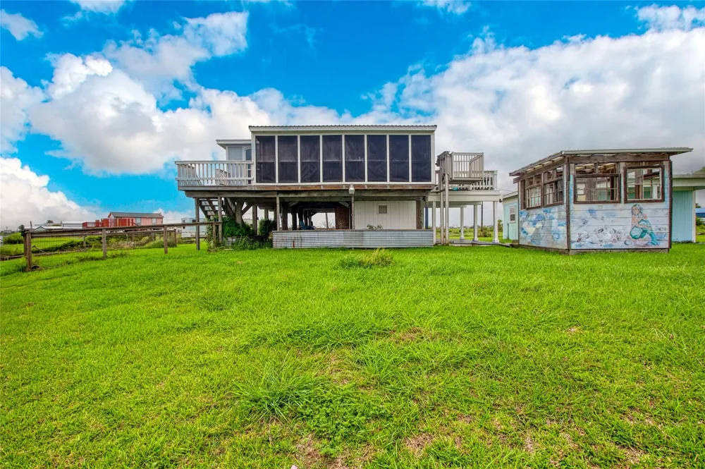 11 Chimaera Road Sargent, TX 77414