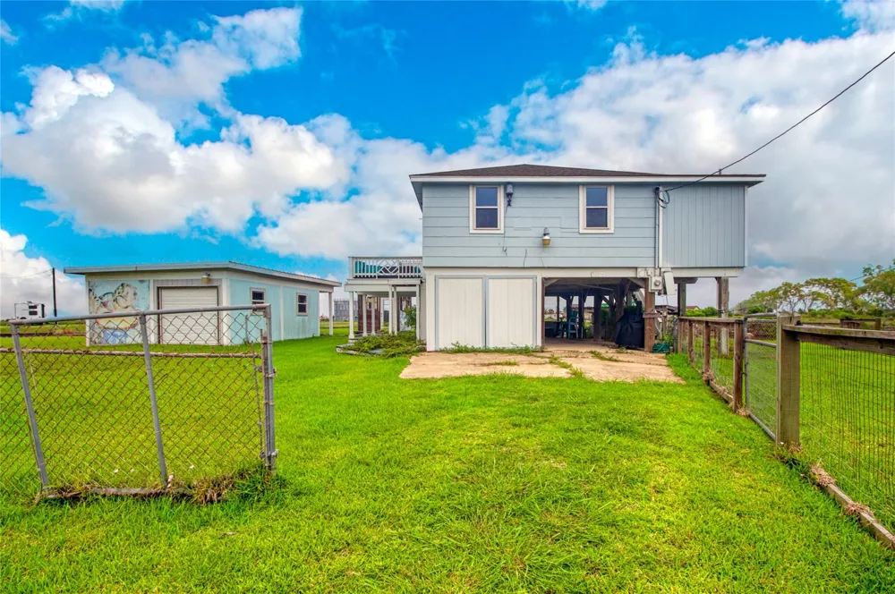 11 Chimaera Road Sargent, TX 77414