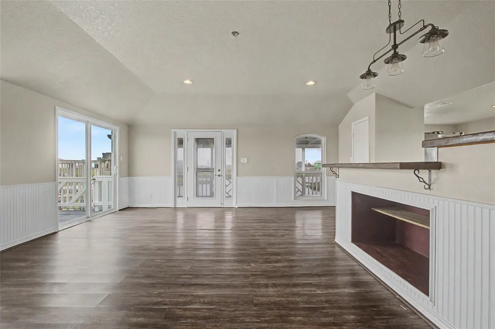 11 Chimaera Road Sargent, TX 77414