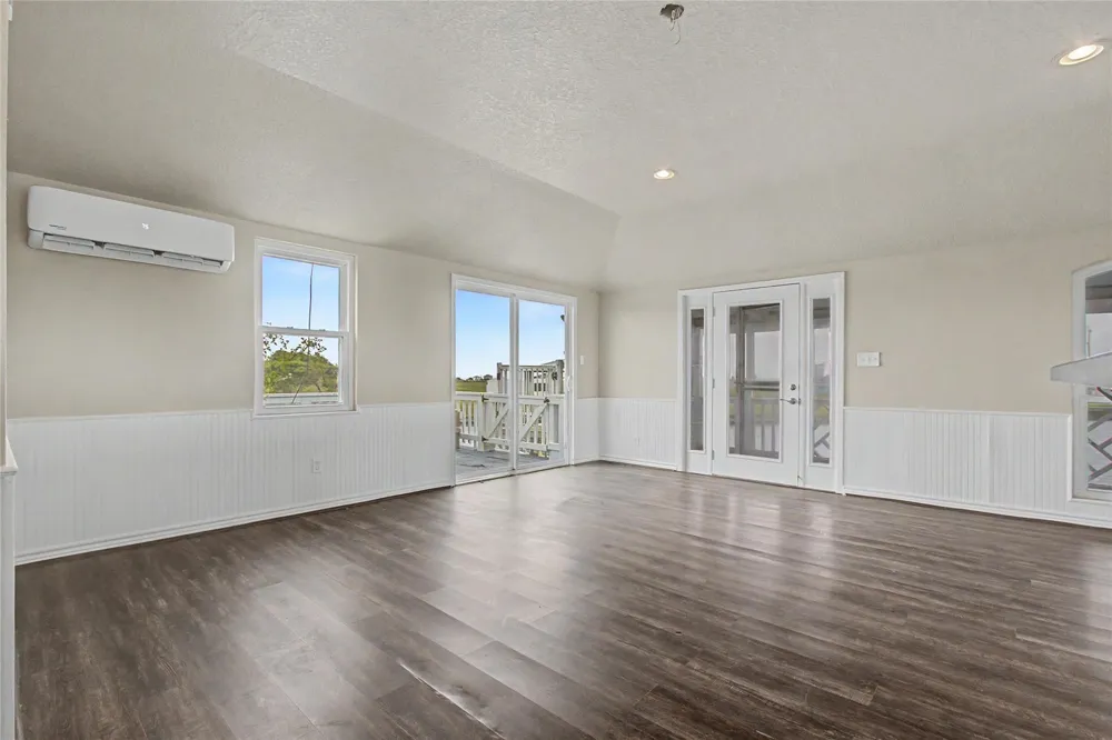 11 Chimaera Road Sargent, TX 77414