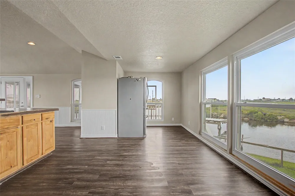 11 Chimaera Road Sargent, TX 77414