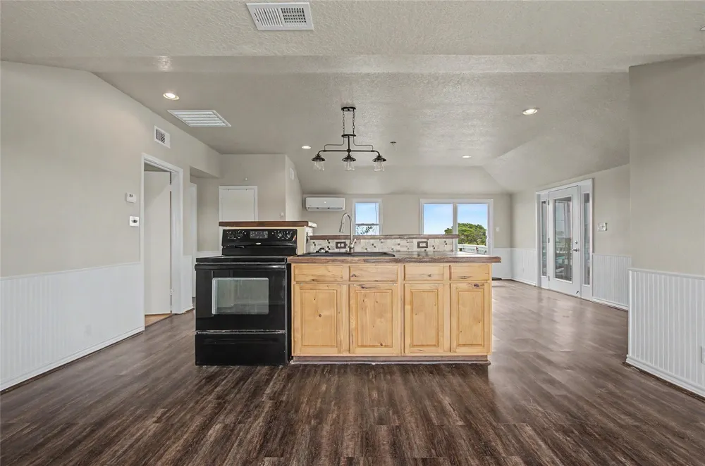 11 Chimaera Road Sargent, TX 77414