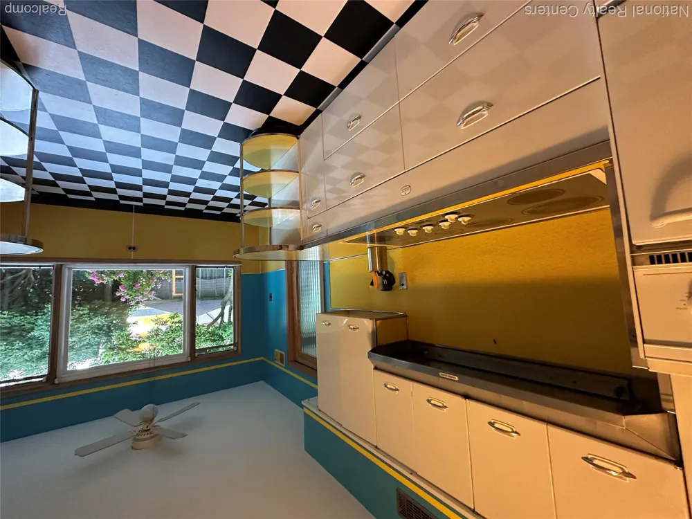 821 Pemberton Road Grosse Pointe Park City, MI 48230
