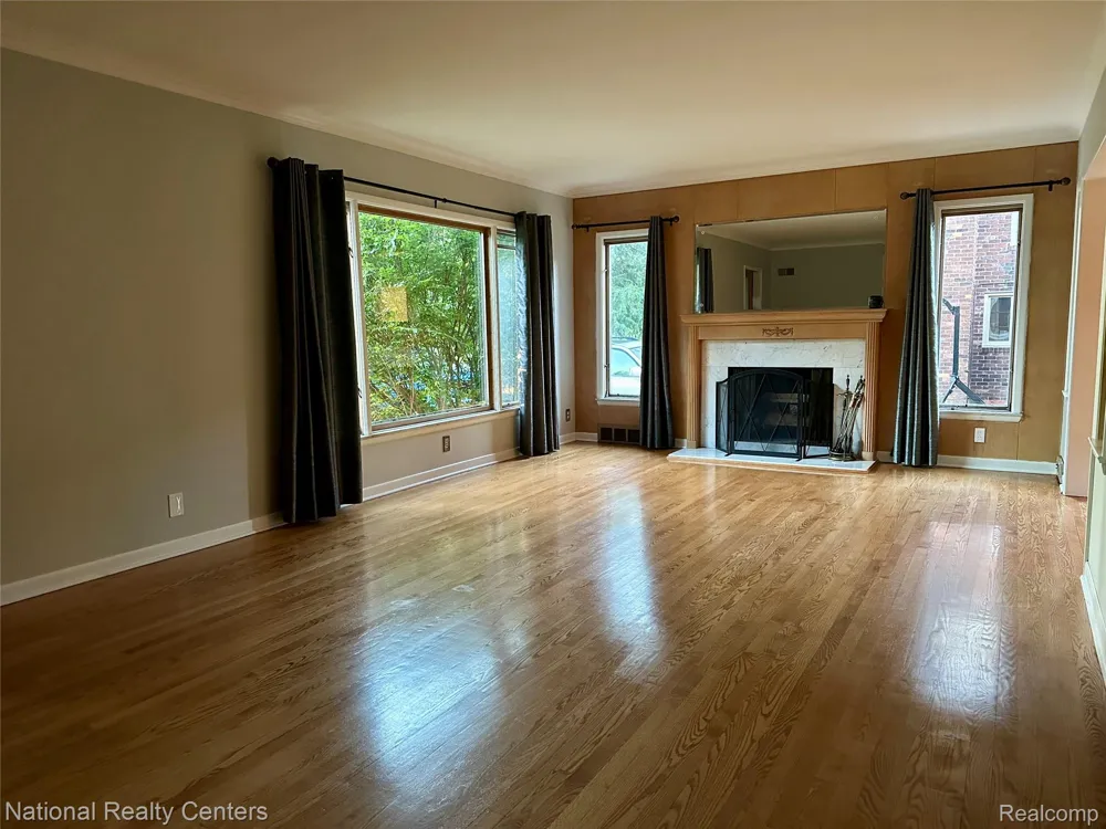 821 Pemberton Road Grosse Pointe Park City, MI 48230