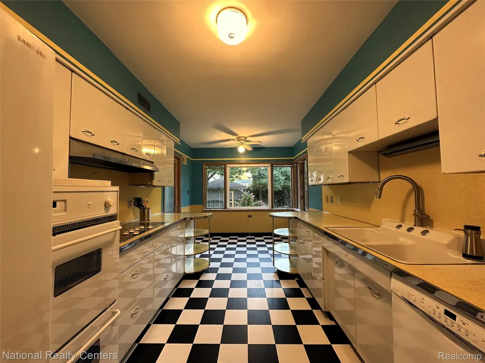 821 Pemberton Road Grosse Pointe Park City, MI 48230
