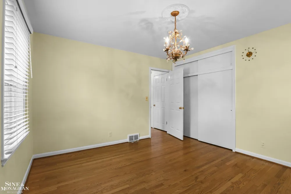 20631 Wedgewood Drive Grosse Pointe Woods City, MI 48236