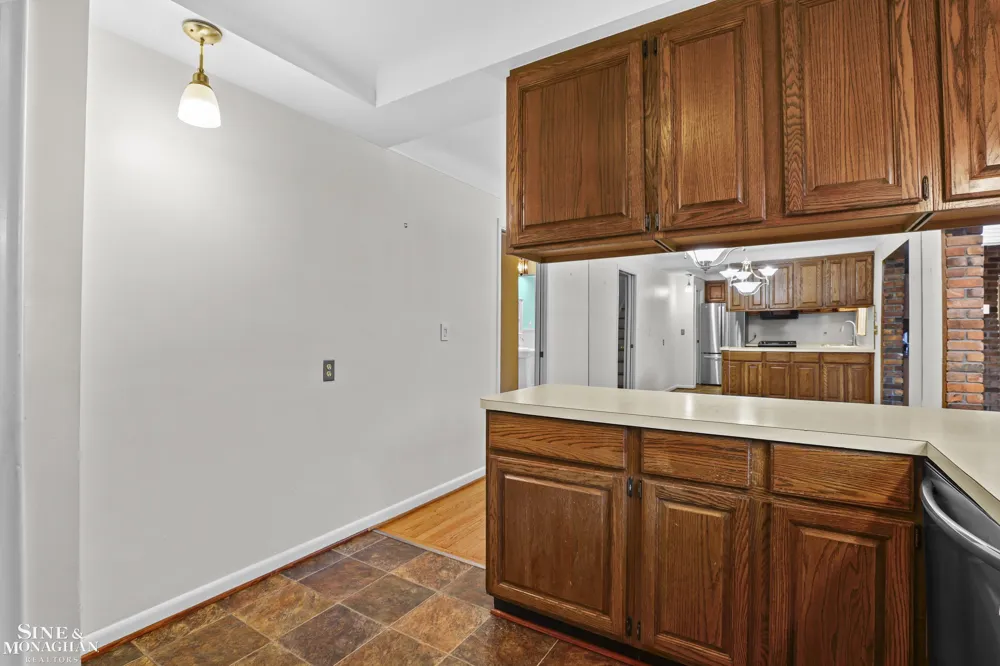 20631 Wedgewood Drive Grosse Pointe Woods City, MI 48236