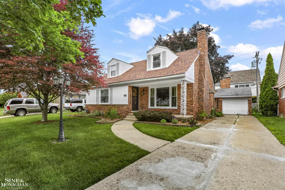 20631 Wedgewood Drive Grosse Pointe Woods City, MI 48236