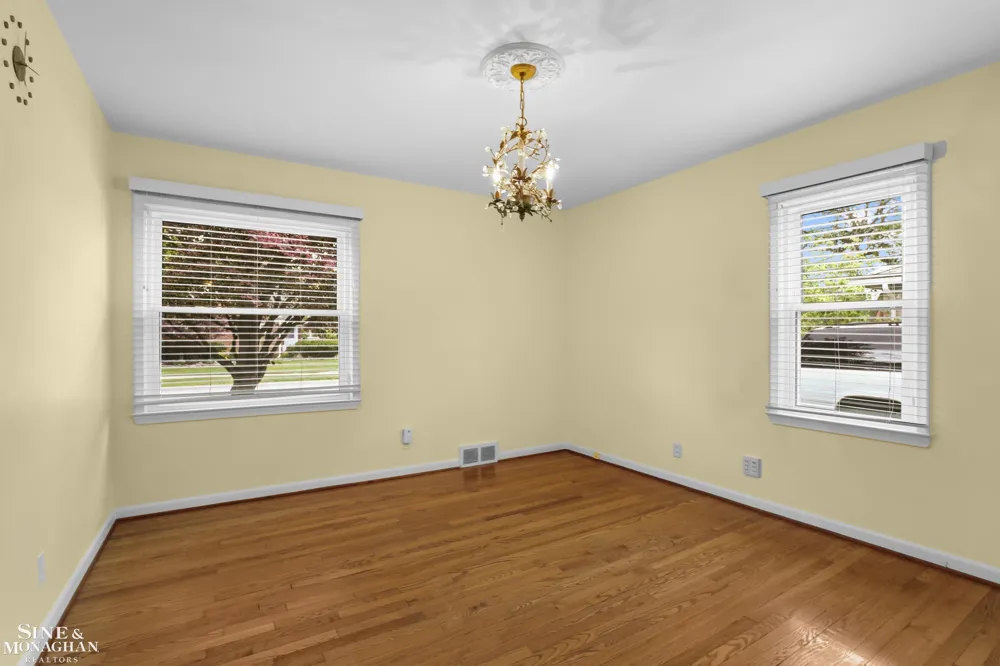 20631 Wedgewood Drive Grosse Pointe Woods City, MI 48236