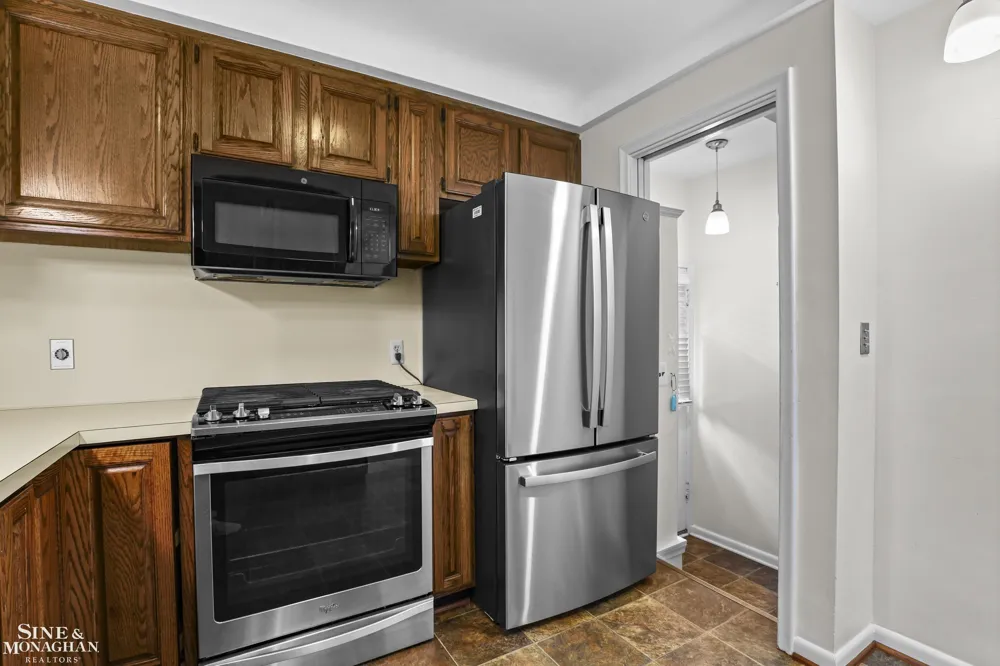 20631 Wedgewood Drive Grosse Pointe Woods City, MI 48236