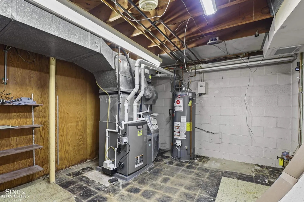 20631 Wedgewood Drive Grosse Pointe Woods City, MI 48236