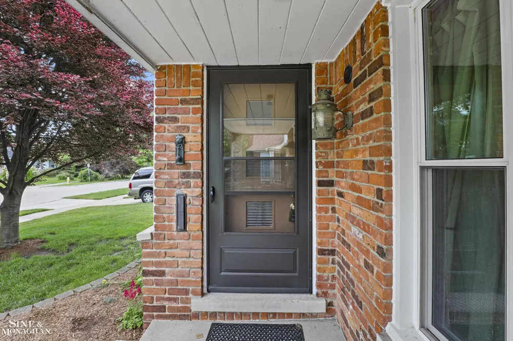 20631 Wedgewood Drive Grosse Pointe Woods City, MI 48236