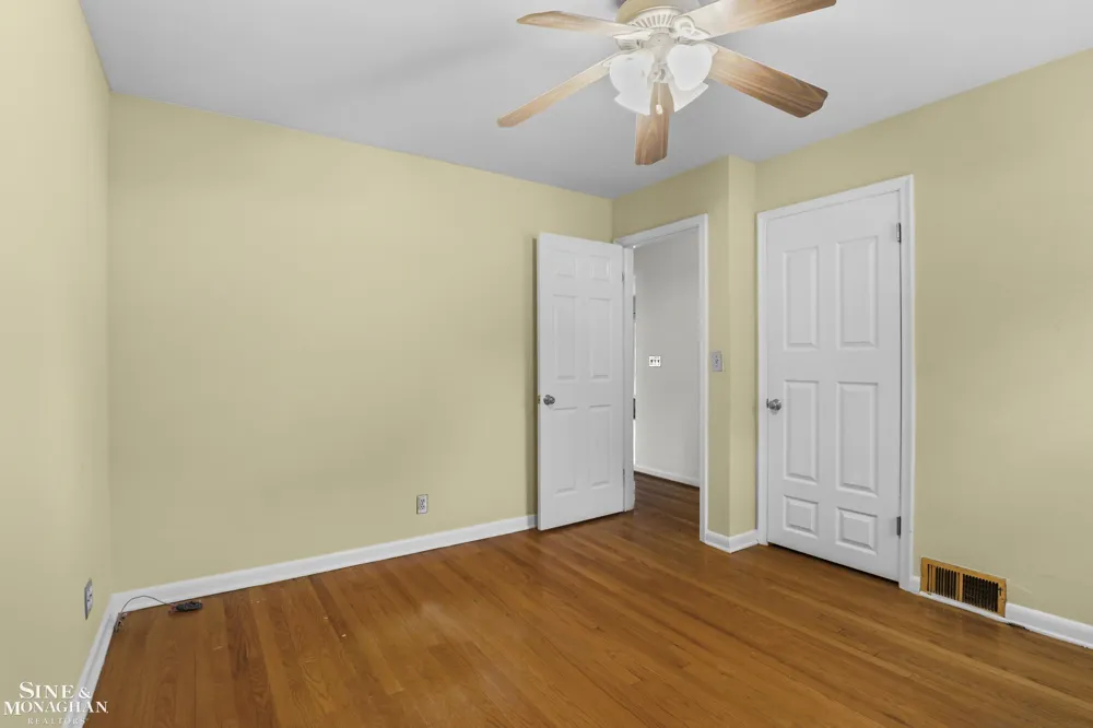 20631 Wedgewood Drive Grosse Pointe Woods City, MI 48236