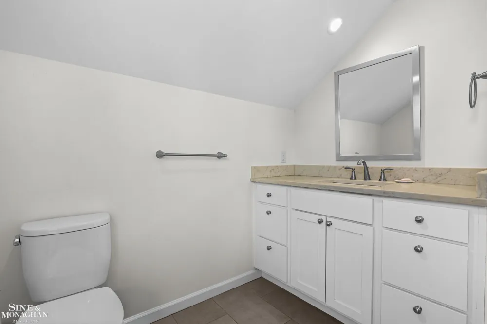 20631 Wedgewood Drive Grosse Pointe Woods City, MI 48236