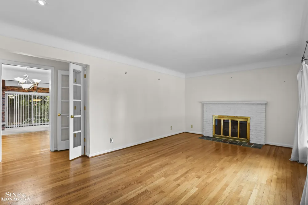 20631 Wedgewood Drive Grosse Pointe Woods City, MI 48236