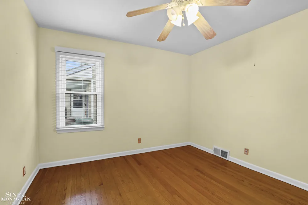 20631 Wedgewood Drive Grosse Pointe Woods City, MI 48236