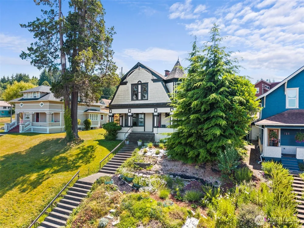 714 W First Street South Bend, WA 98586