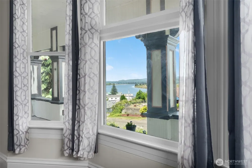 714 W First Street South Bend, WA 98586