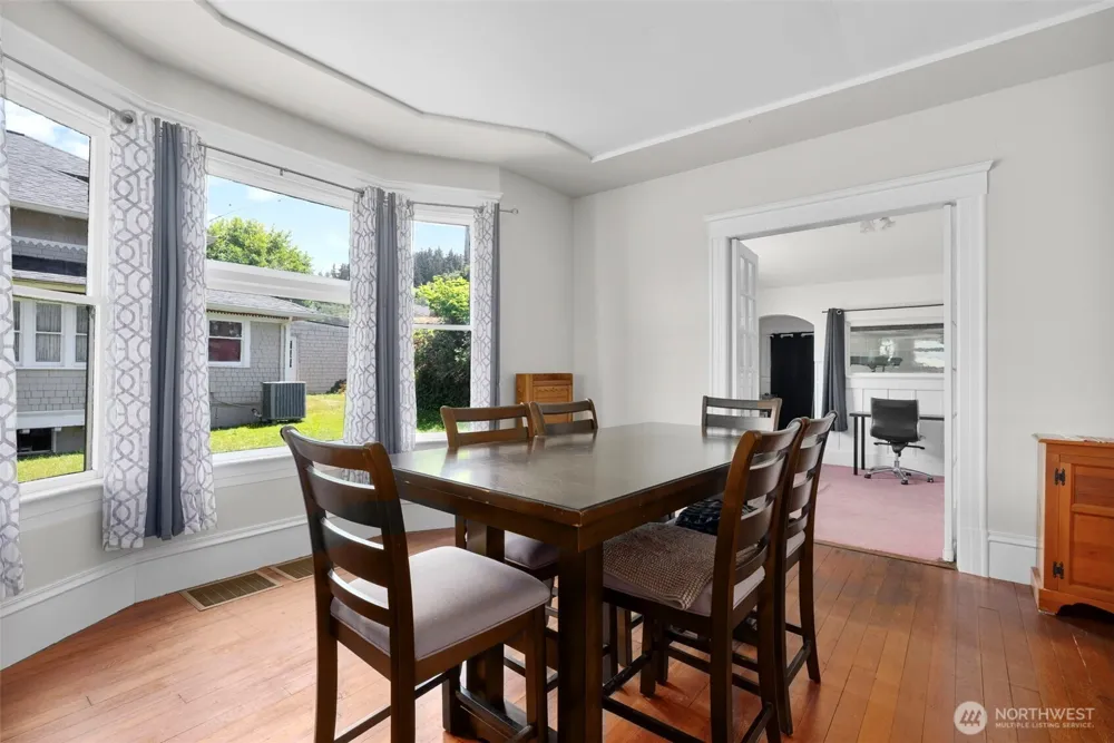 714 W First Street South Bend, WA 98586