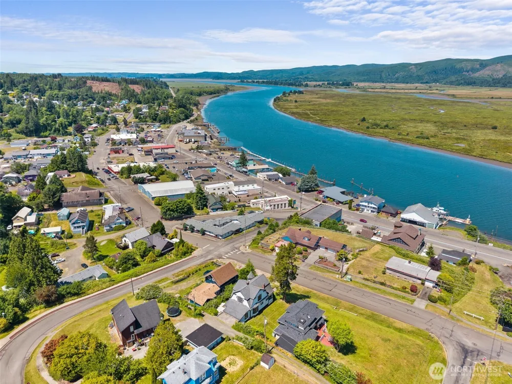 714 W First Street South Bend, WA 98586