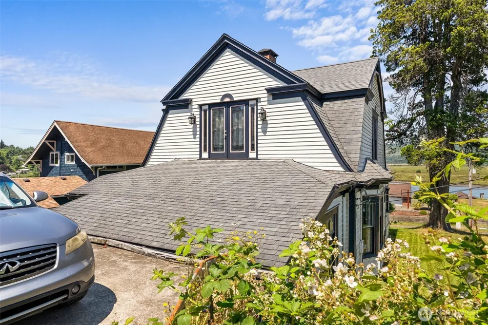 714 W First Street South Bend, WA 98586