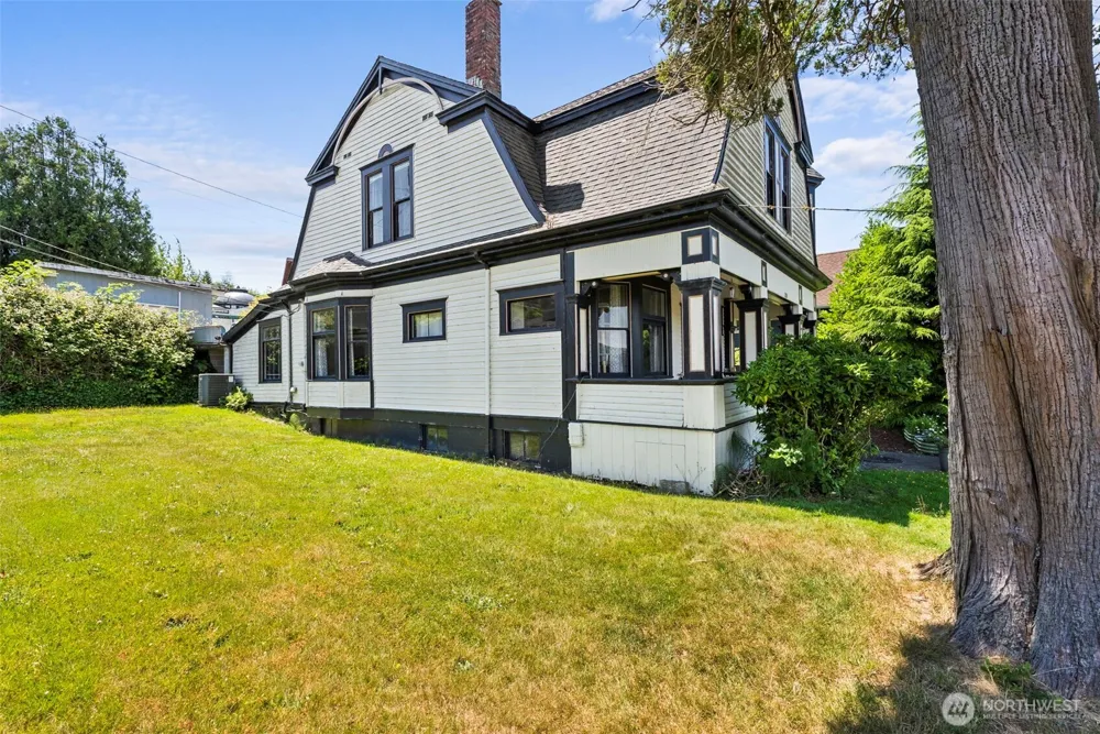 714 W First Street South Bend, WA 98586