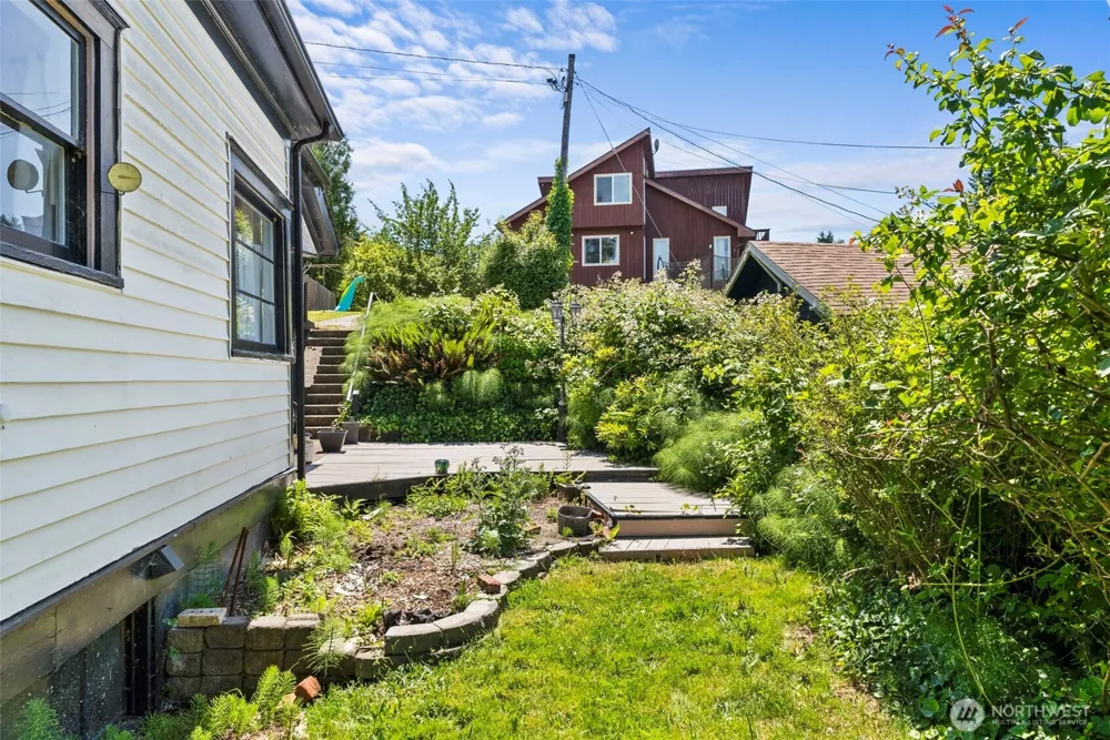 714 W First Street South Bend, WA 98586