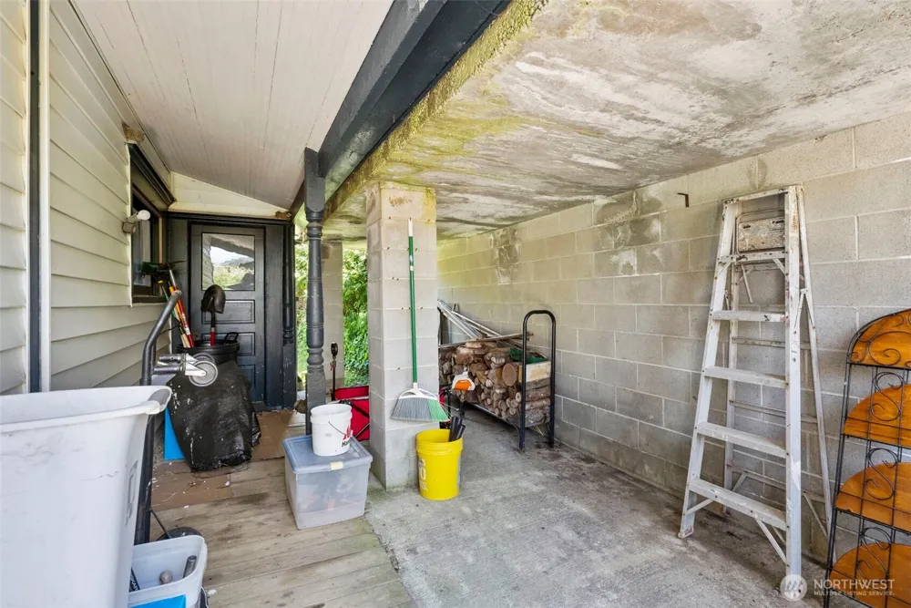 714 W First Street South Bend, WA 98586