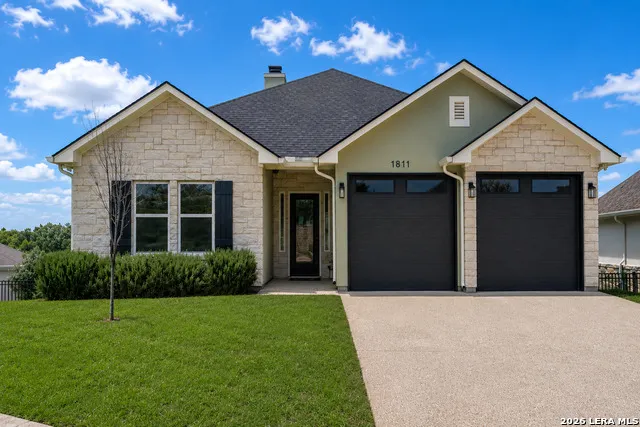 1811 Chateau Lane Kerrville, TX 78028