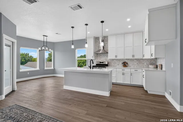 1811 Chateau Lane Kerrville, TX 78028