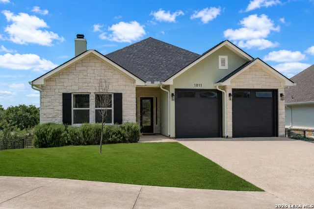 1811 Chateau Lane Kerrville, TX 78028