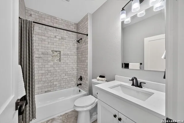 1811 Chateau Lane Kerrville, TX 78028