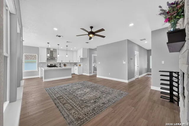 1811 Chateau Lane Kerrville, TX 78028