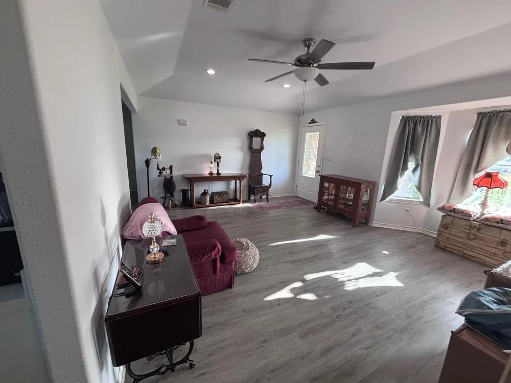 6220 Mill Creek Road Cat Spring, TX 78933
