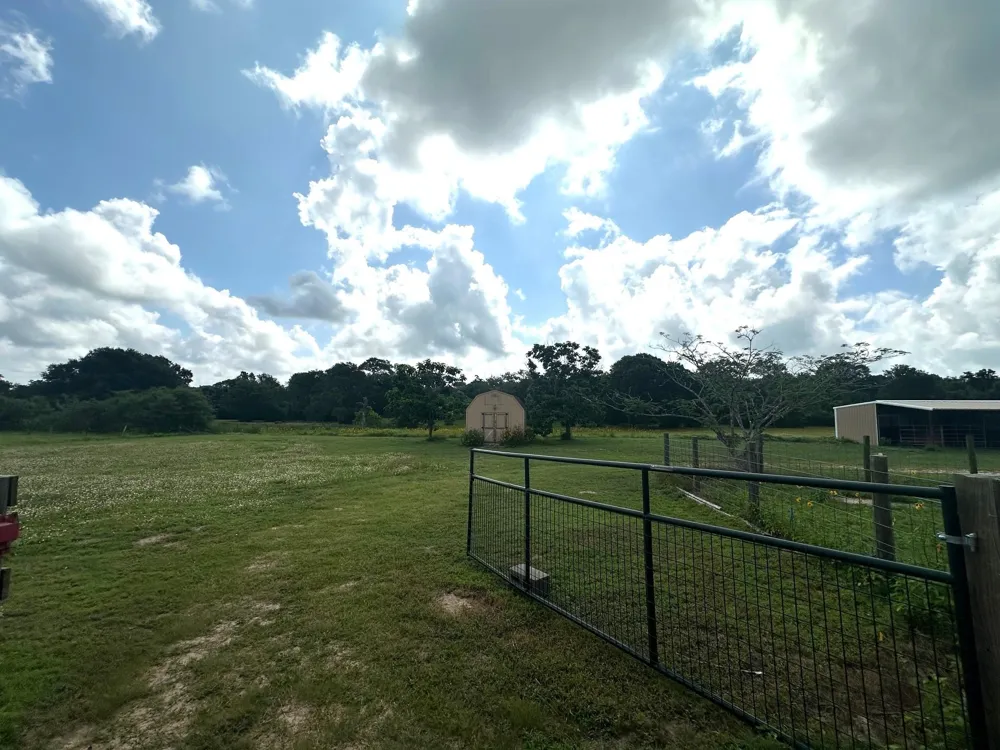 6220 Mill Creek Road Cat Spring, TX 78933